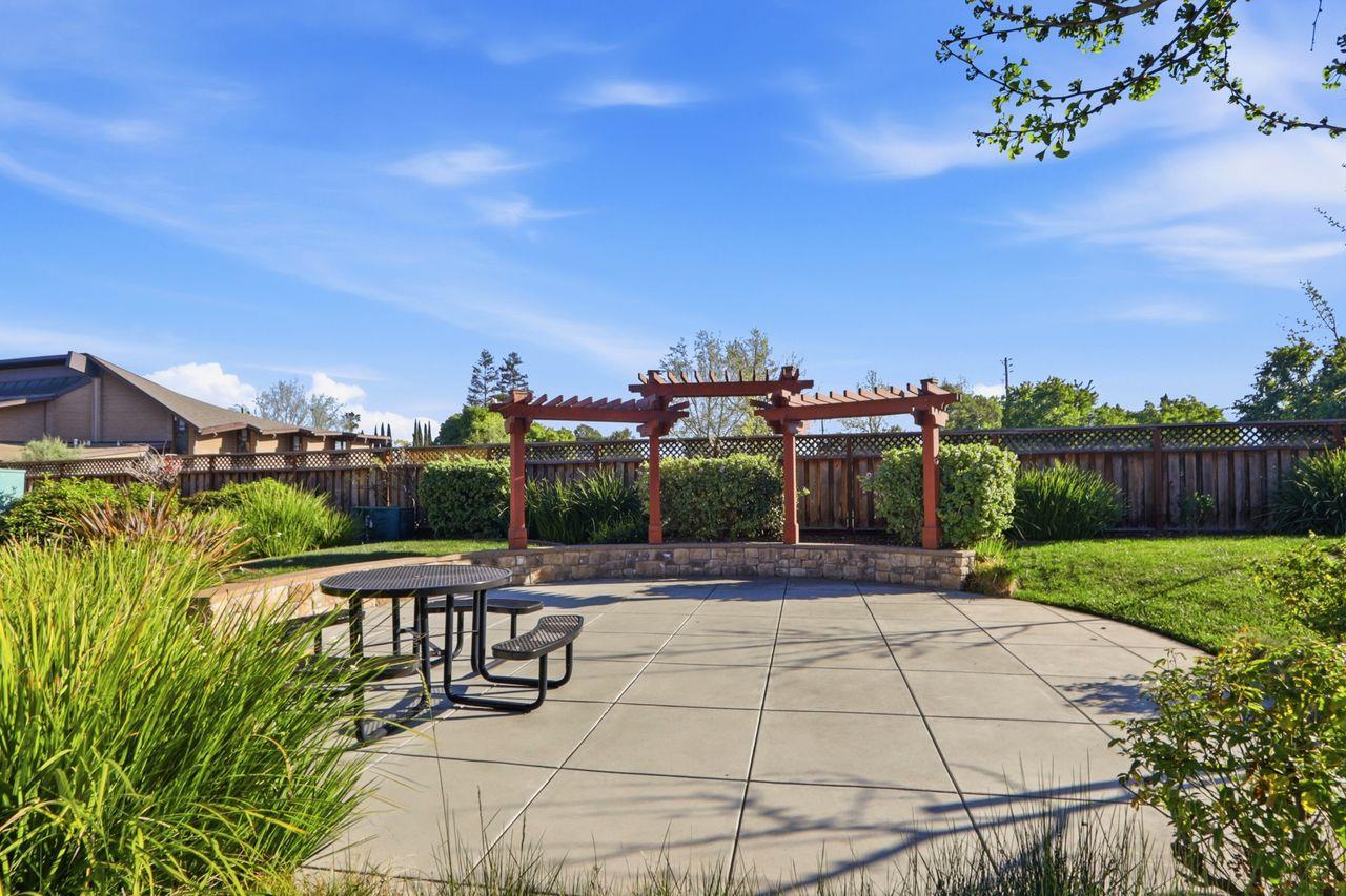 Detail Gallery Image 40 of 43 For 4732 Clear River Ct, San Jose,  CA 95136 - 3 Beds | 2/1 Baths