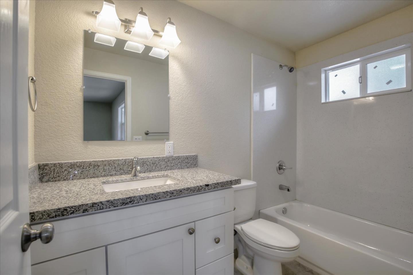 Detail Gallery Image 17 of 48 For 8044 Sacramento St, Fair Oaks,  CA 95628 - 4 Beds | 4 Baths