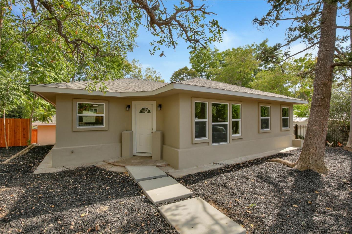 Detail Gallery Image 2 of 48 For 8044 Sacramento St, Fair Oaks,  CA 95628 - 4 Beds | 4 Baths