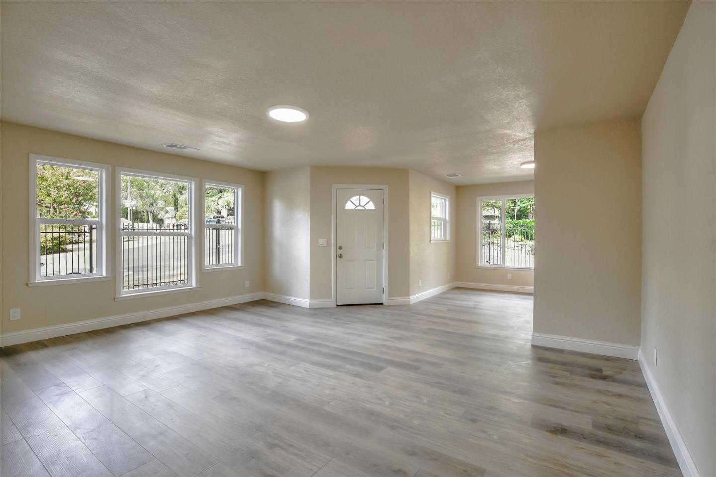 Detail Gallery Image 6 of 48 For 8044 Sacramento St, Fair Oaks,  CA 95628 - 4 Beds | 4 Baths