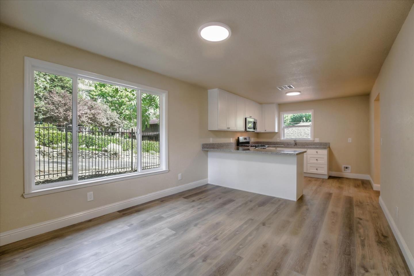 Detail Gallery Image 8 of 48 For 8044 Sacramento St, Fair Oaks,  CA 95628 - 4 Beds | 4 Baths