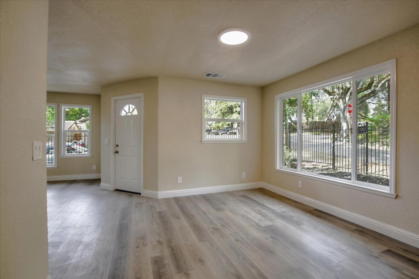 Detail Gallery Image 9 of 48 For 8044 Sacramento St, Fair Oaks,  CA 95628 - 4 Beds | 4 Baths