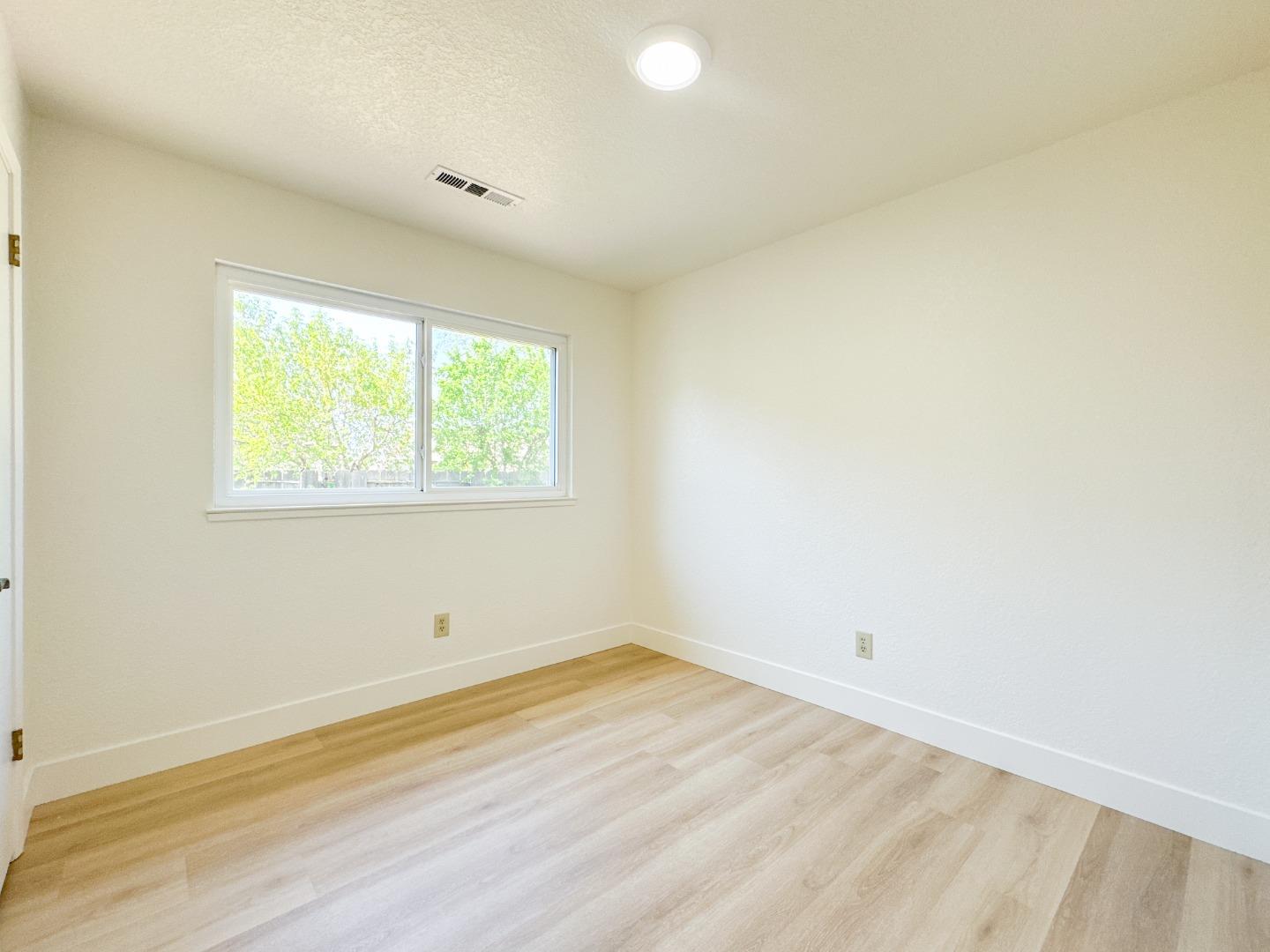 Detail Gallery Image 19 of 25 For 1465 W Tuolumne Rd, Turlock,  CA 95382 - 3 Beds | 2 Baths