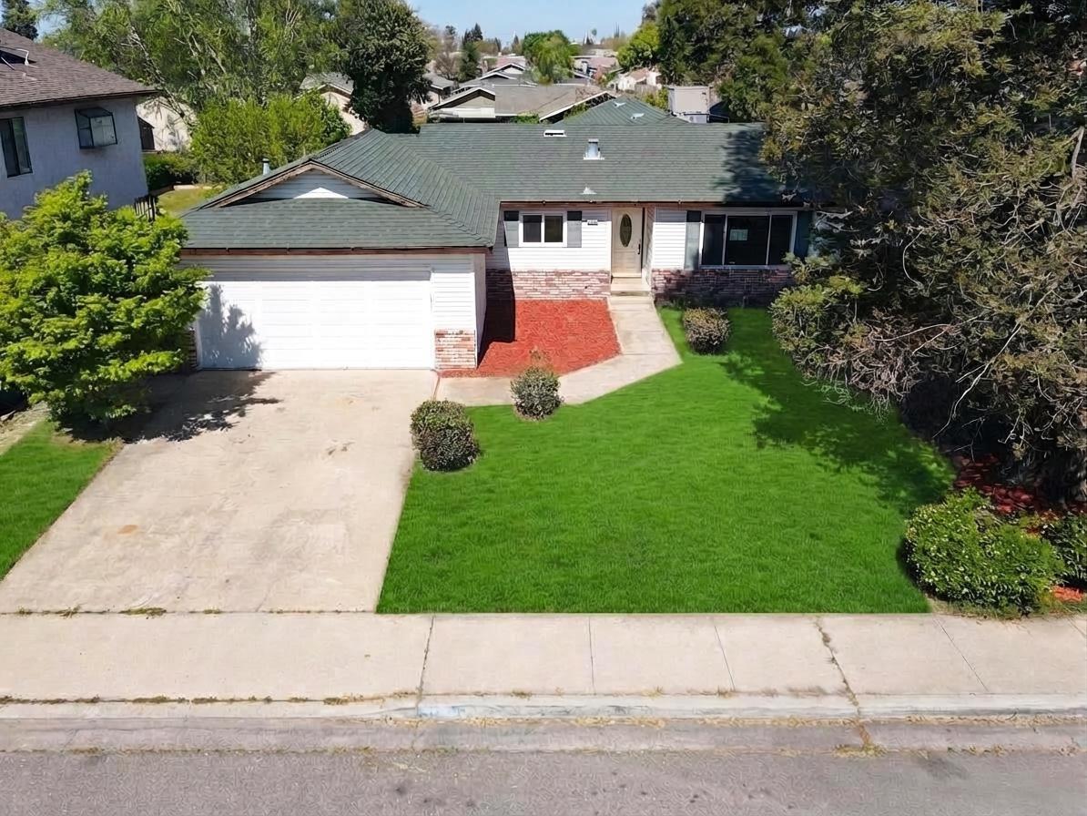 Detail Gallery Image 2 of 25 For 1465 W Tuolumne Rd, Turlock,  CA 95382 - 3 Beds | 2 Baths