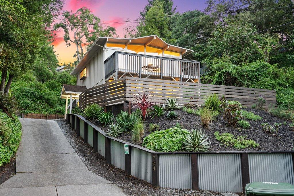 Detail Gallery Image 5 of 43 For 704 Encino Dr, Aptos,  CA 95003 - 3 Beds | 2 Baths