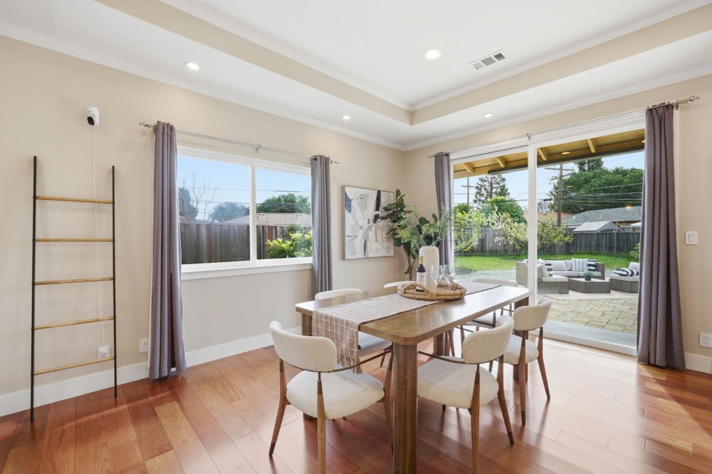 Detail Gallery Image 15 of 40 For 224 Eureka Ct, Sunnyvale,  CA 94085 - 4 Beds | 3/1 Baths