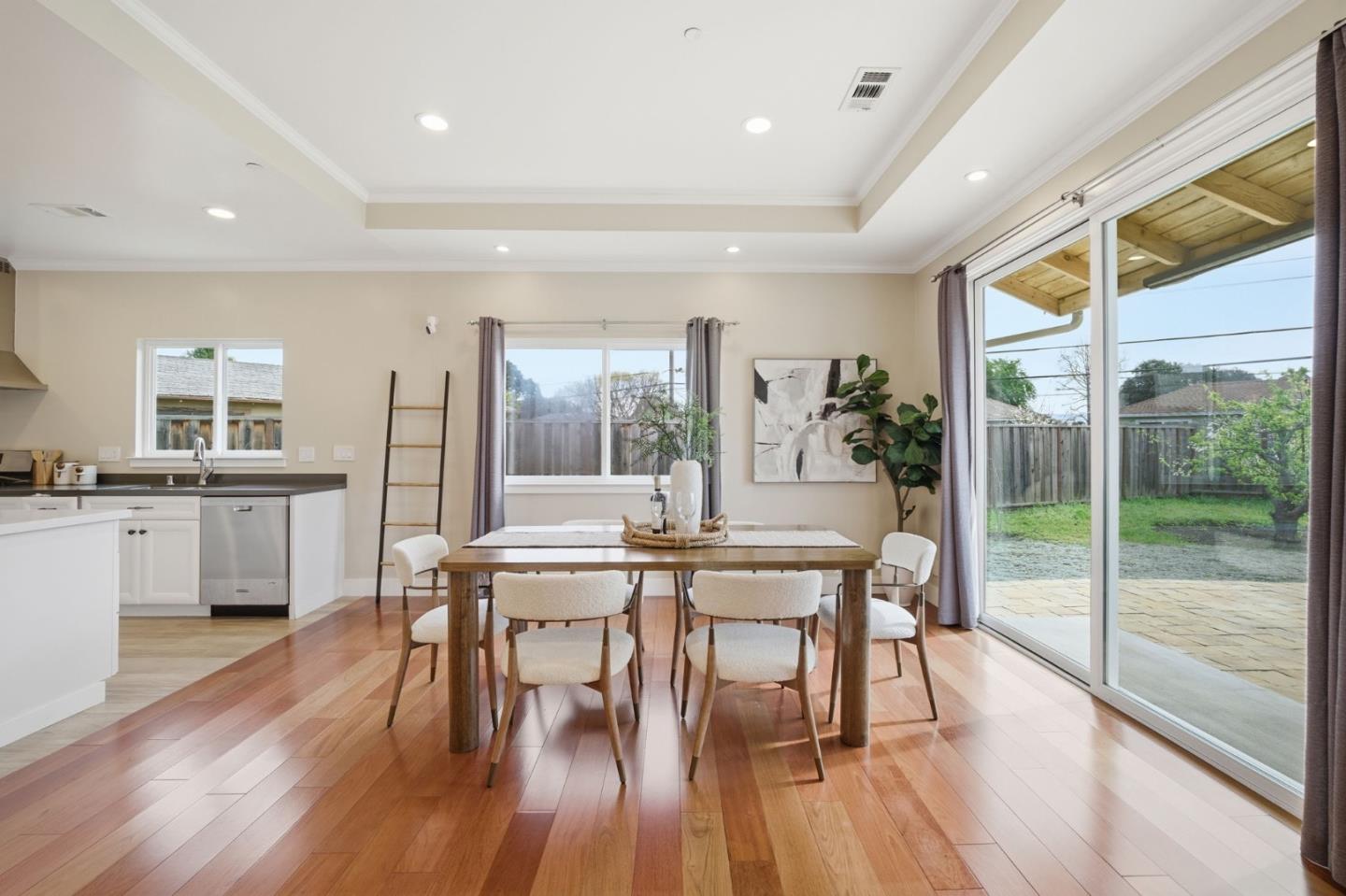 Detail Gallery Image 19 of 40 For 224 Eureka Ct, Sunnyvale,  CA 94085 - 4 Beds | 3/1 Baths