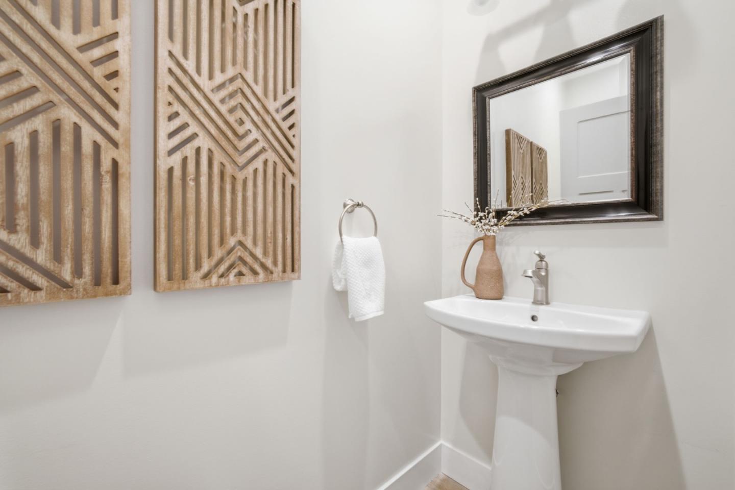 Detail Gallery Image 24 of 40 For 224 Eureka Ct, Sunnyvale,  CA 94085 - 4 Beds | 3/1 Baths