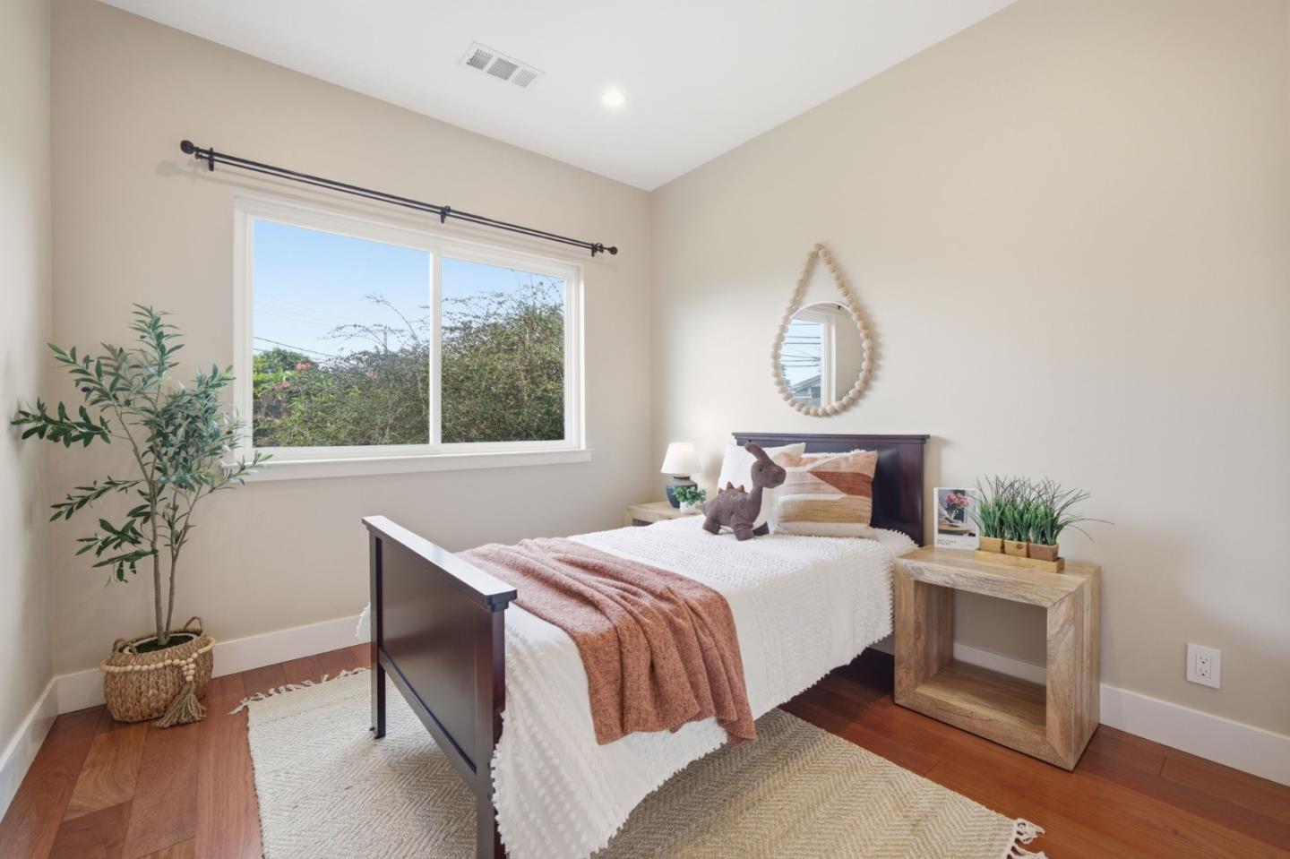 Detail Gallery Image 25 of 40 For 224 Eureka Ct, Sunnyvale,  CA 94085 - 4 Beds | 3/1 Baths