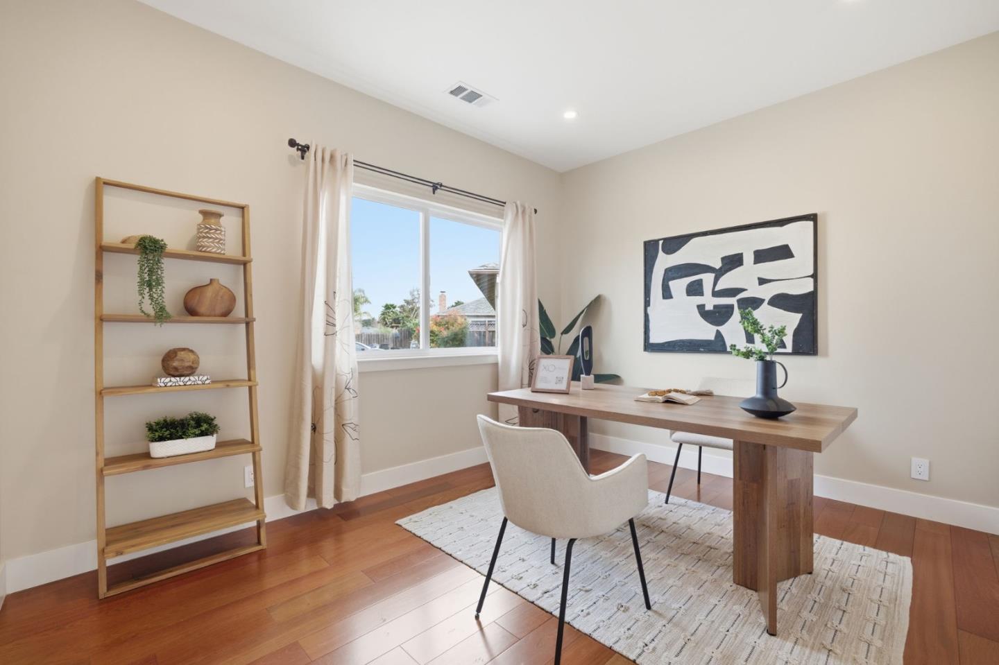 Detail Gallery Image 3 of 40 For 224 Eureka Ct, Sunnyvale,  CA 94085 - 4 Beds | 3/1 Baths