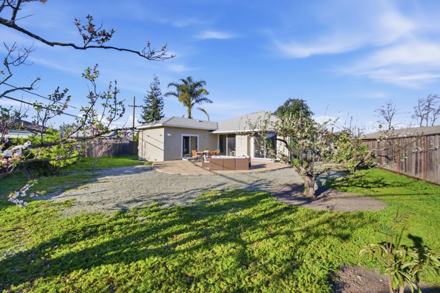 Detail Gallery Image 36 of 40 For 224 Eureka Ct, Sunnyvale,  CA 94085 - 4 Beds | 3/1 Baths