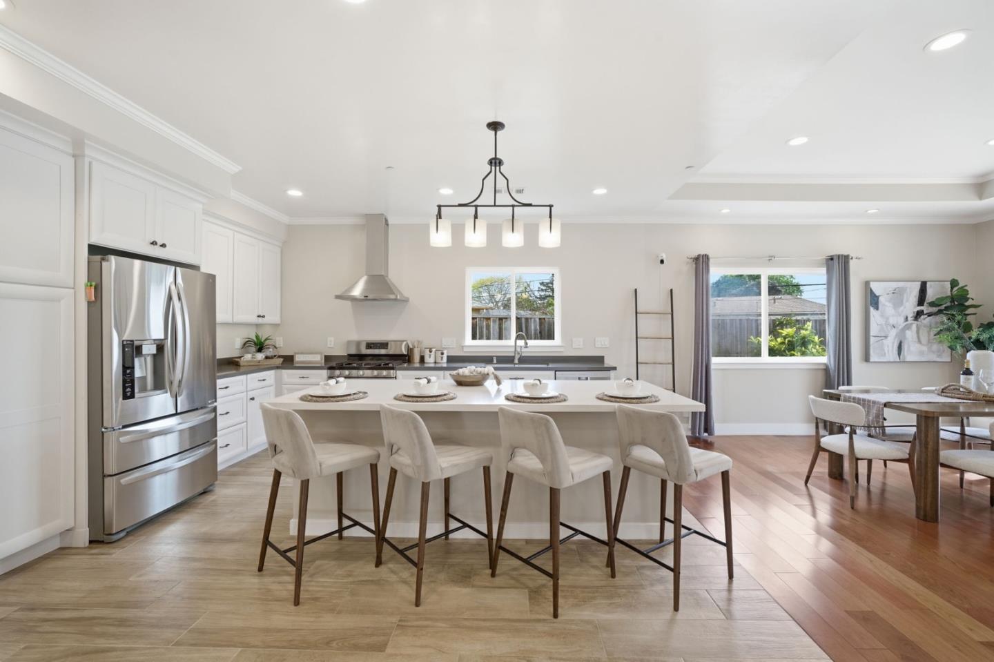 Detail Gallery Image 6 of 40 For 224 Eureka Ct, Sunnyvale,  CA 94085 - 4 Beds | 3/1 Baths