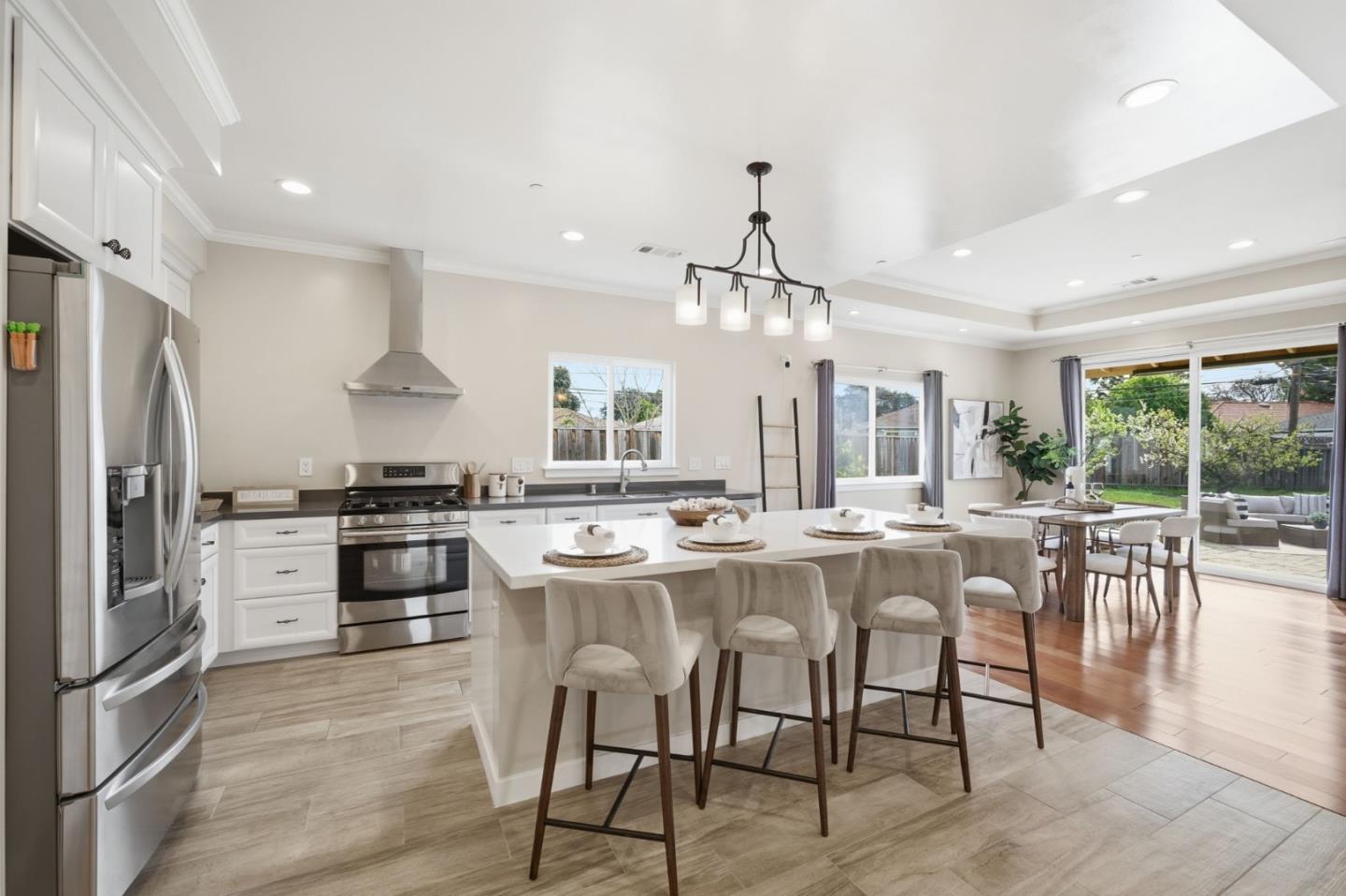 Detail Gallery Image 9 of 40 For 224 Eureka Ct, Sunnyvale,  CA 94085 - 4 Beds | 3/1 Baths