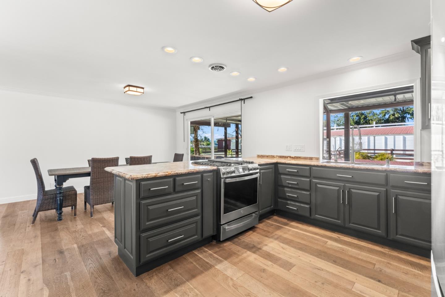 Detail Gallery Image 12 of 55 For 1515 Dias Dr, San Martin,  CA 95046 - 3 Beds | 2 Baths