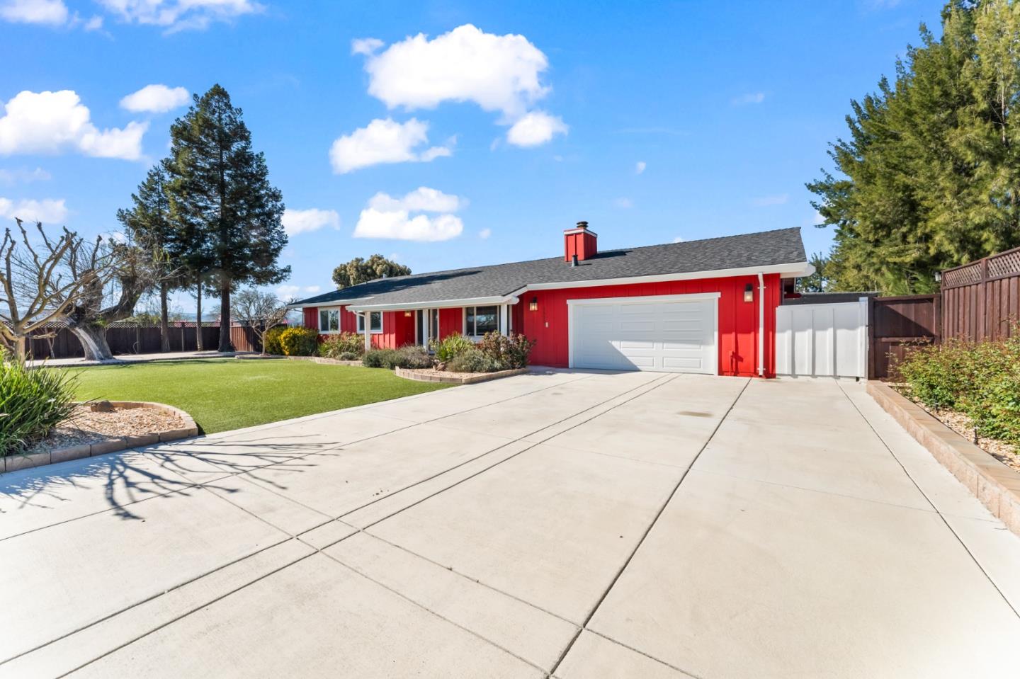 Detail Gallery Image 2 of 55 For 1515 Dias Dr, San Martin,  CA 95046 - 3 Beds | 2 Baths