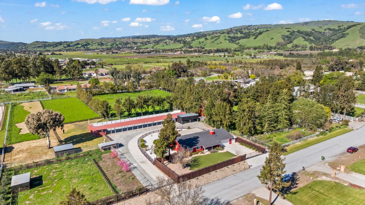 Detail Gallery Image 33 of 55 For 1515 Dias Dr, San Martin,  CA 95046 - 3 Beds | 2 Baths