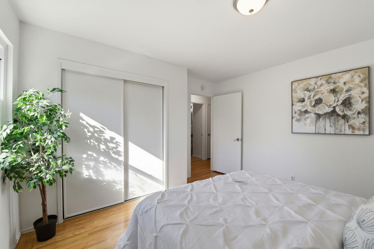 Detail Gallery Image 14 of 22 For 1075 Plymouth Dr, Sunnyvale,  CA 94087 - 3 Beds | 2 Baths