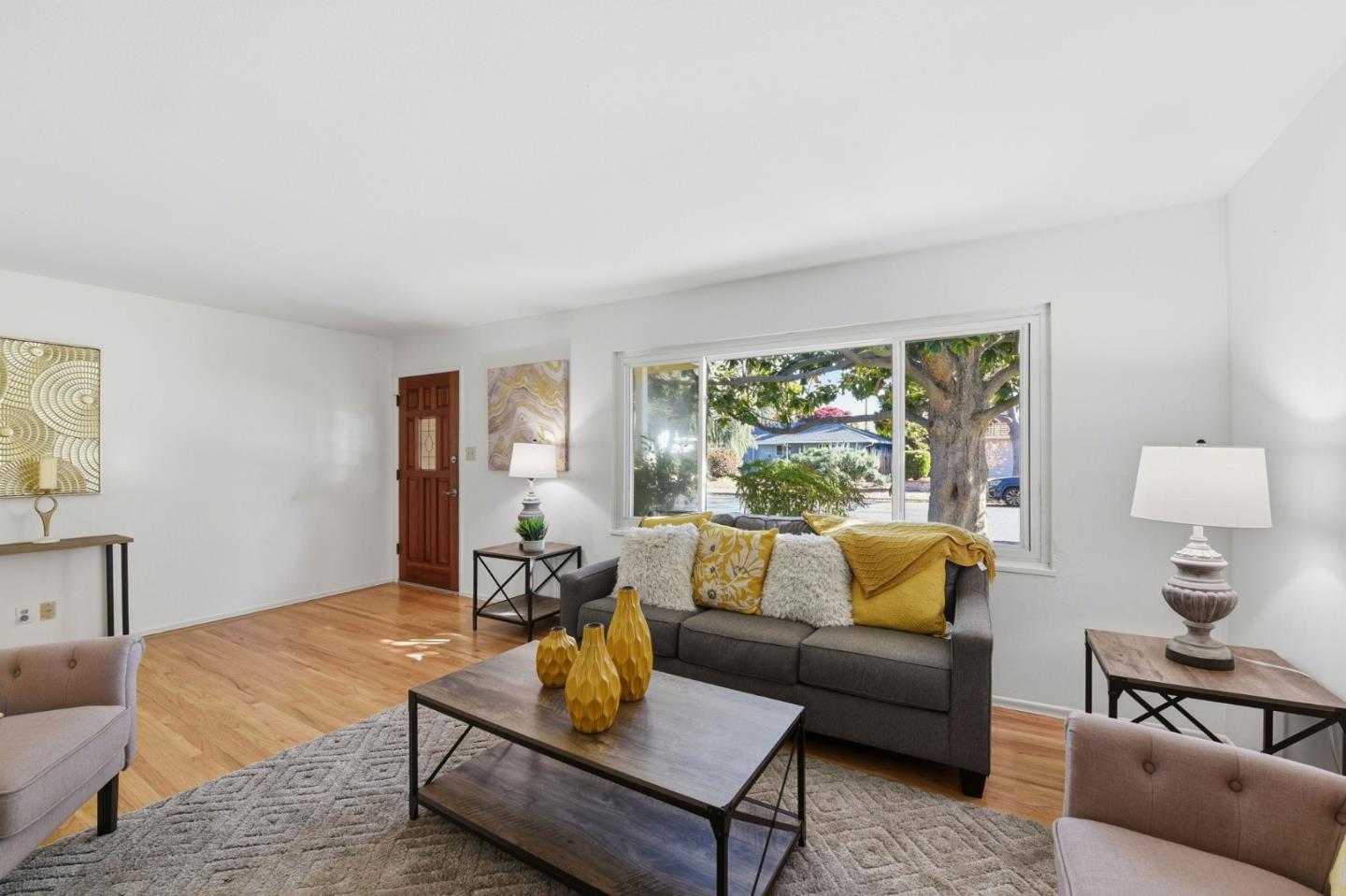 Detail Gallery Image 3 of 22 For 1075 Plymouth Dr, Sunnyvale,  CA 94087 - 3 Beds | 2 Baths