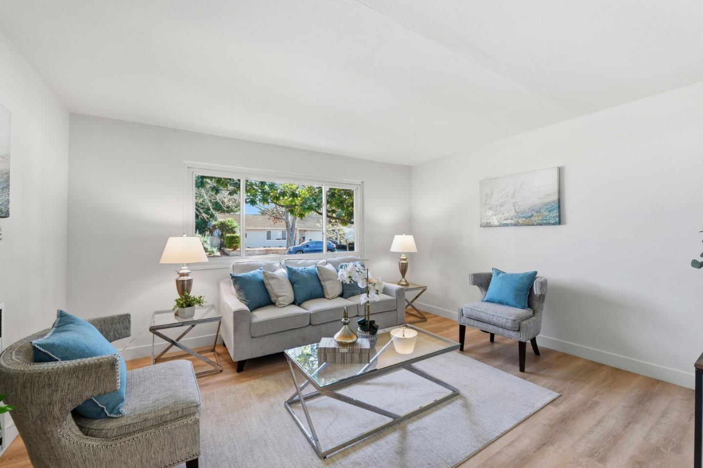 Detail Gallery Image 4 of 22 For 1075 Plymouth Dr, Sunnyvale,  CA 94087 - 3 Beds | 2 Baths