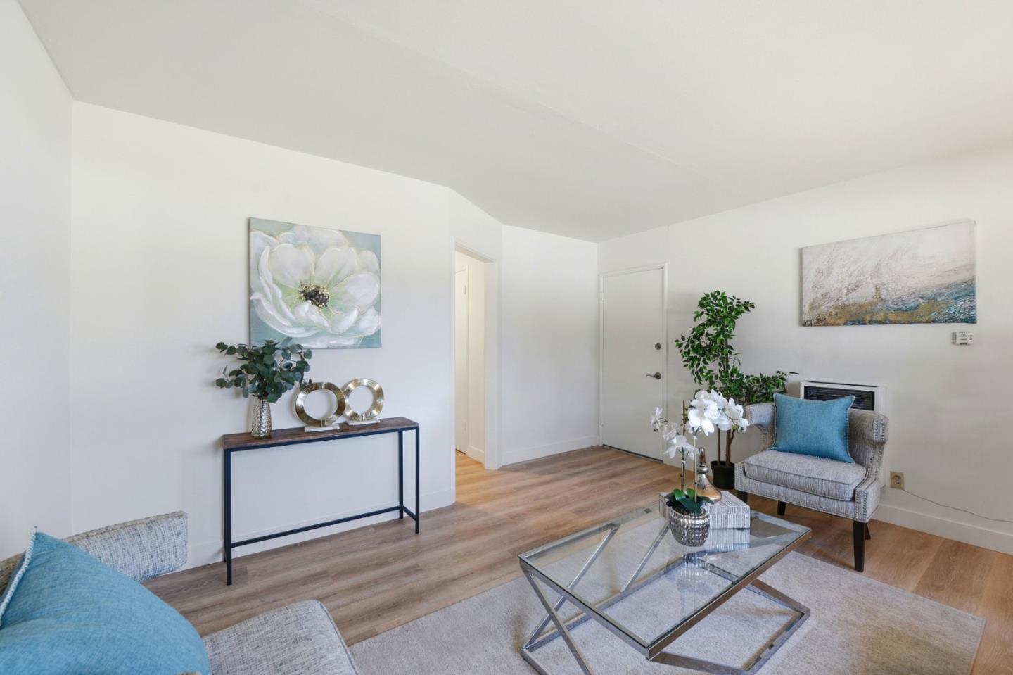 Detail Gallery Image 6 of 22 For 1075 Plymouth Dr, Sunnyvale,  CA 94087 - 3 Beds | 2 Baths