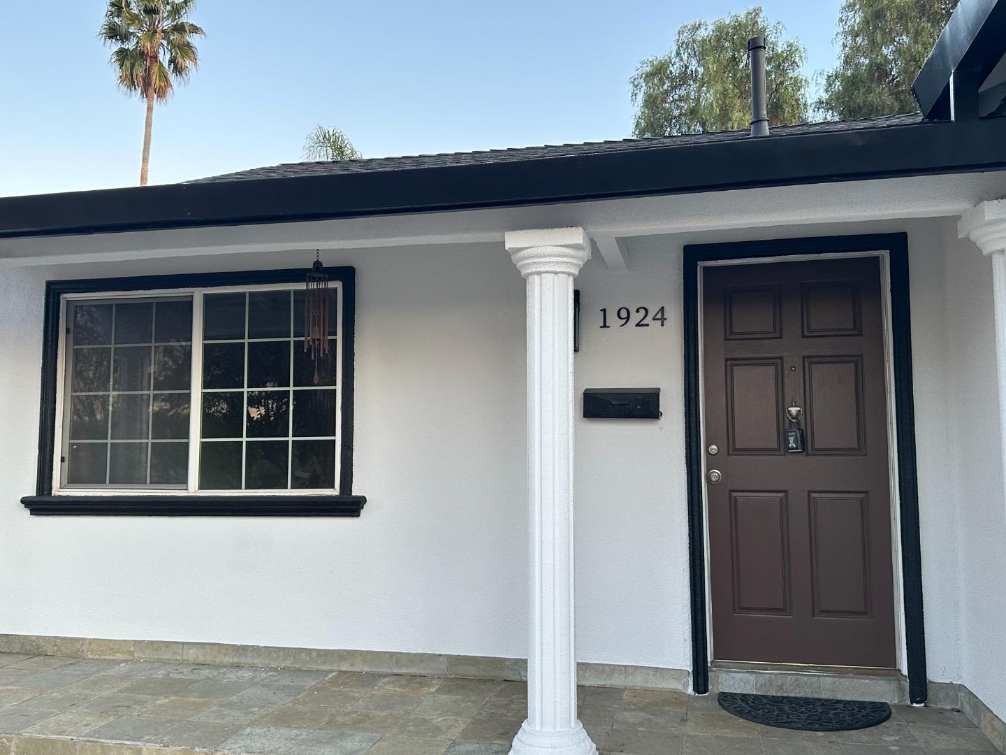 Detail Gallery Image 2 of 36 For 1924 Vollmer Way, San Jose,  CA 95116 - 3 Beds | 2 Baths