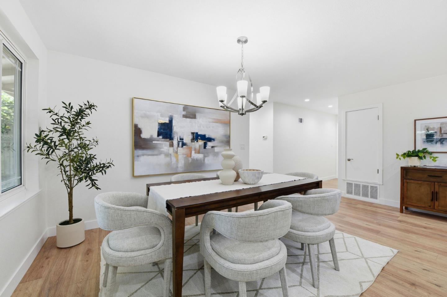 Detail Gallery Image 11 of 49 For 1524 Sandpiper Ct, Sunnyvale,  CA 94087 - 3 Beds | 2 Baths