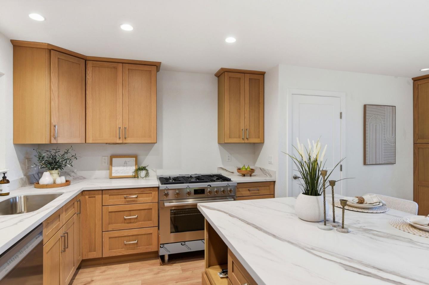 Detail Gallery Image 15 of 49 For 1524 Sandpiper Ct, Sunnyvale,  CA 94087 - 3 Beds | 2 Baths