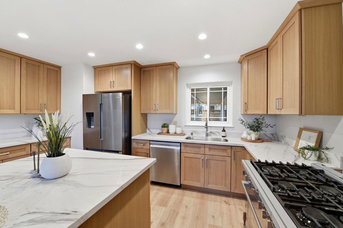 Detail Gallery Image 16 of 49 For 1524 Sandpiper Ct, Sunnyvale,  CA 94087 - 3 Beds | 2 Baths