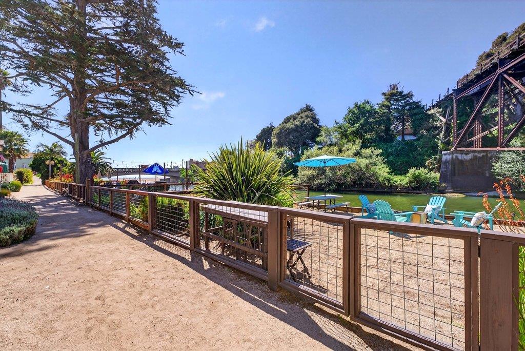 Detail Gallery Image 13 of 47 For 327 Riverview Ave #C,  Capitola,  CA 95010 - 2 Beds | 2 Baths
