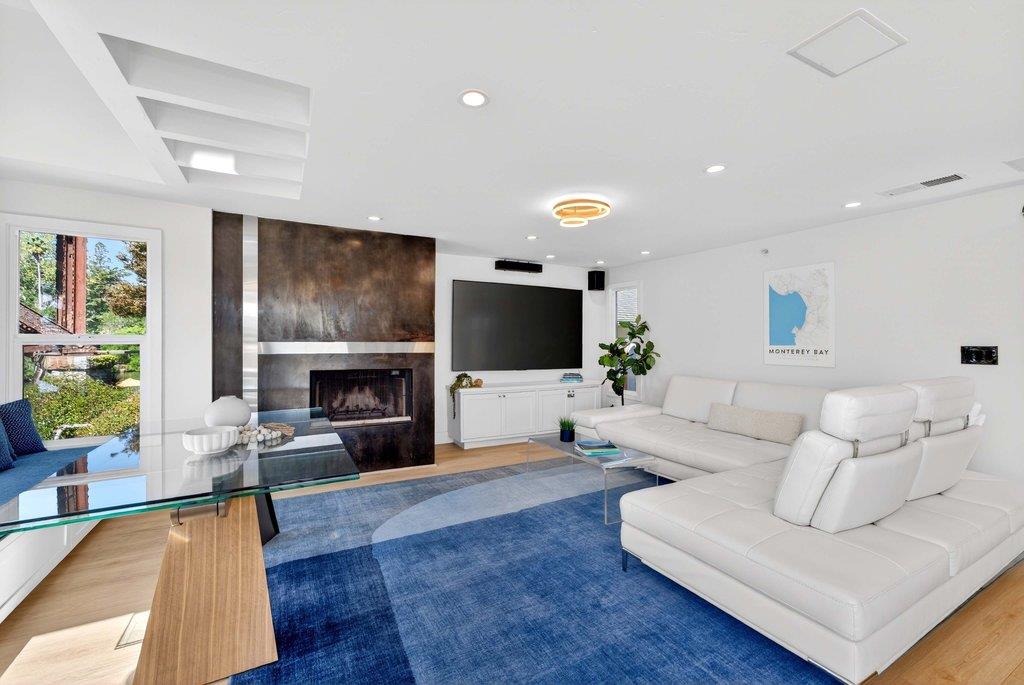 Detail Gallery Image 30 of 47 For 327 Riverview Ave #C,  Capitola,  CA 95010 - 2 Beds | 2 Baths