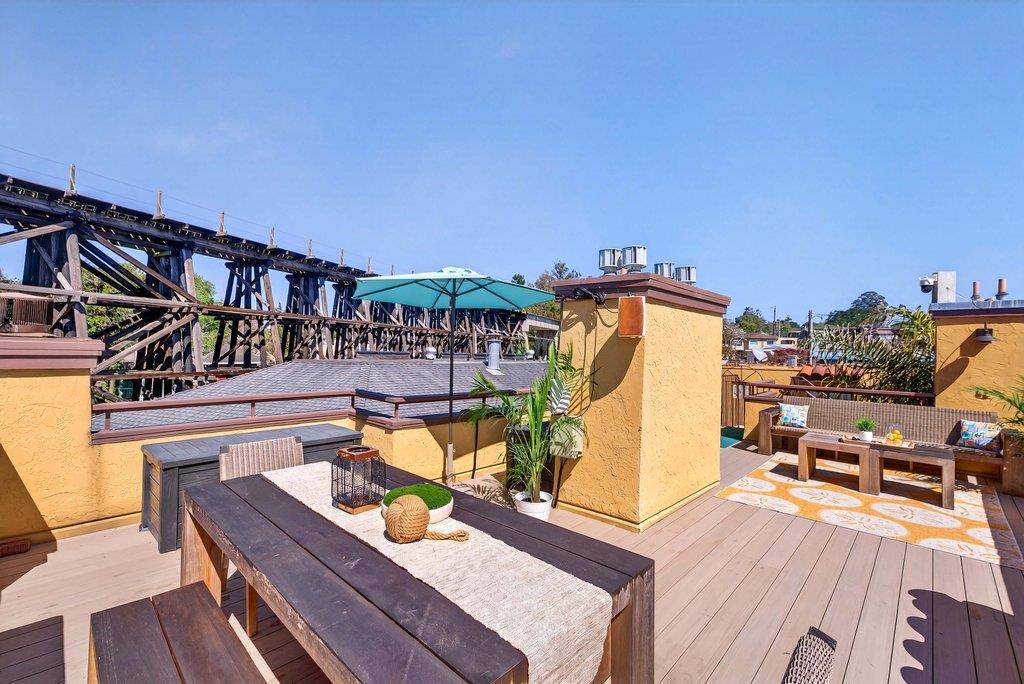 Detail Gallery Image 43 of 47 For 327 Riverview Ave #C,  Capitola,  CA 95010 - 2 Beds | 2 Baths