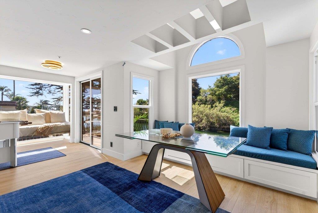 Detail Gallery Image 5 of 47 For 327 Riverview Ave #C,  Capitola,  CA 95010 - 2 Beds | 2 Baths