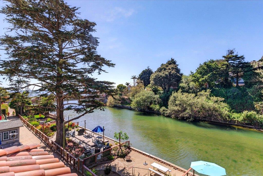 Detail Gallery Image 7 of 47 For 327 Riverview Ave #C,  Capitola,  CA 95010 - 2 Beds | 2 Baths