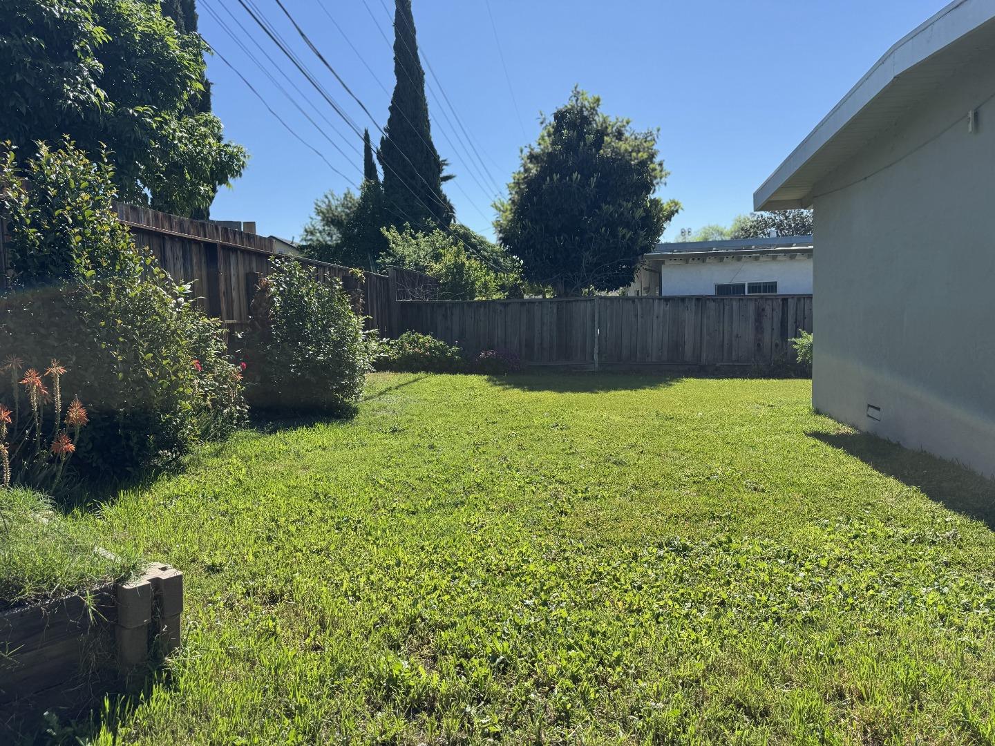 Detail Gallery Image 16 of 19 For 532 Lochridge Dr, San Jose,  CA 95133 - 3 Beds | 1 Baths