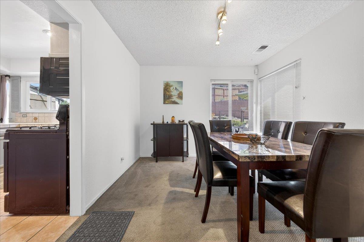 Detail Gallery Image 11 of 49 For 1184 Barbara Ct, Seaside,  CA 93955 - 3 Beds | 2 Baths