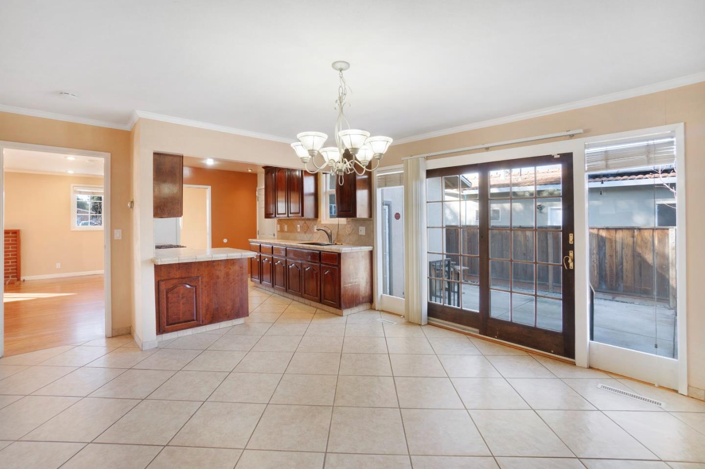 Detail Gallery Image 16 of 58 For 663 Los Padres Blvd, Santa Clara,  CA 95050 - 3 Beds | 2 Baths