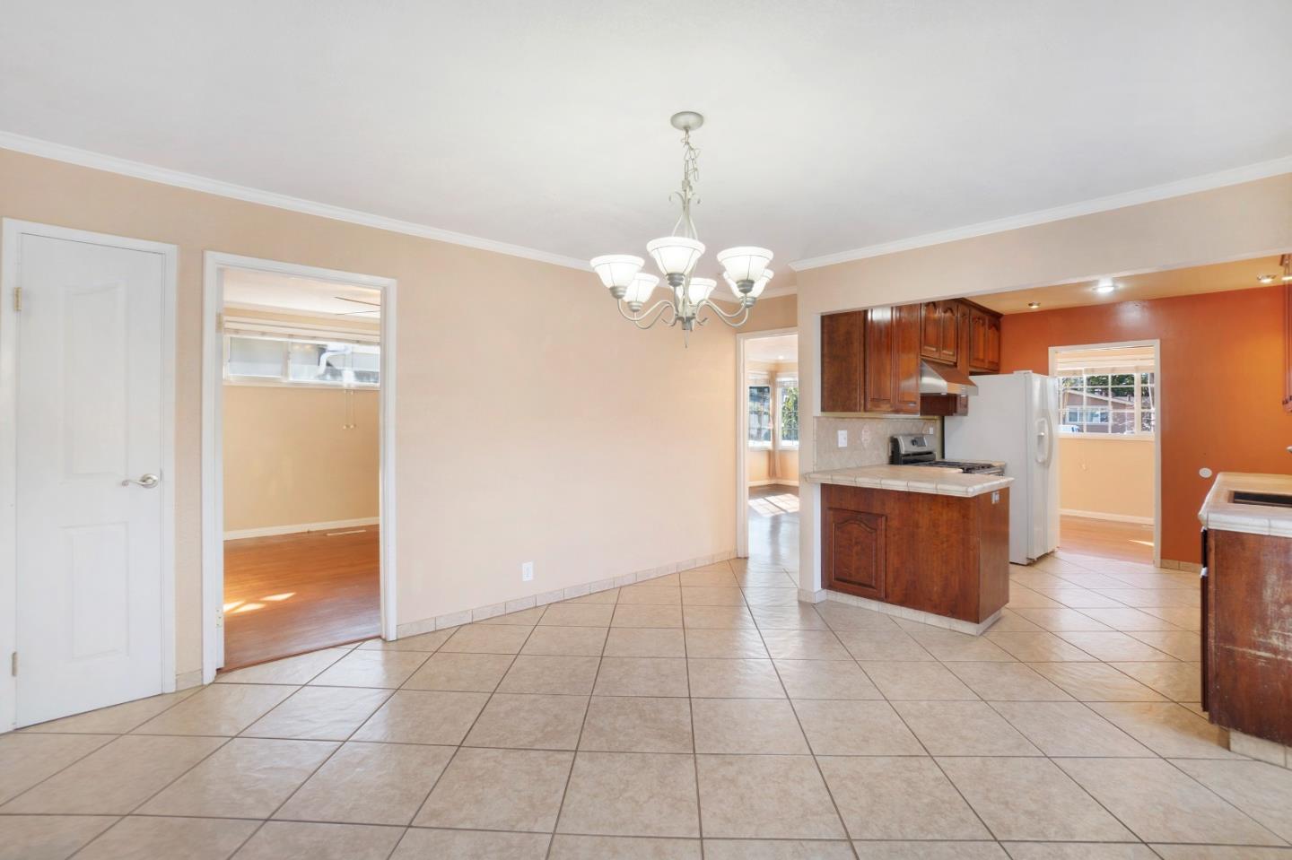 Detail Gallery Image 17 of 58 For 663 Los Padres Blvd, Santa Clara,  CA 95050 - 3 Beds | 2 Baths