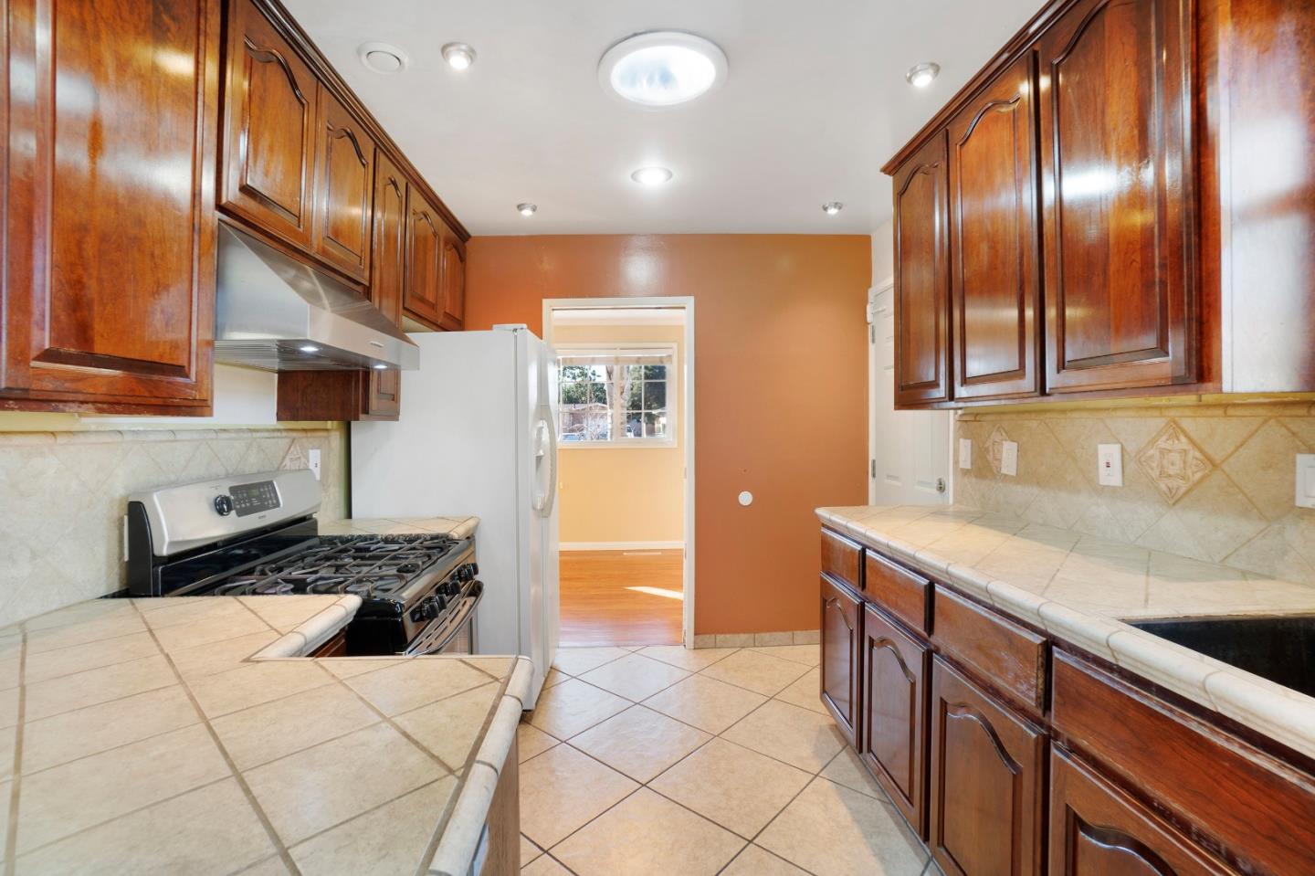 Detail Gallery Image 19 of 58 For 663 Los Padres Blvd, Santa Clara,  CA 95050 - 3 Beds | 2 Baths