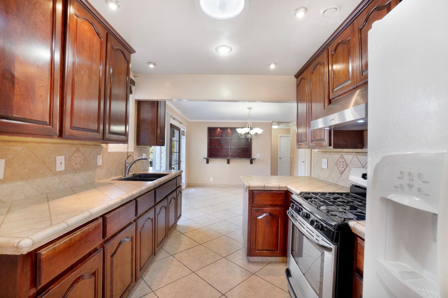 Detail Gallery Image 20 of 58 For 663 Los Padres Blvd, Santa Clara,  CA 95050 - 3 Beds | 2 Baths