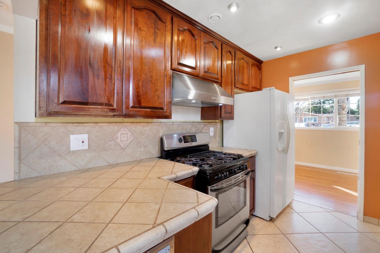 Detail Gallery Image 21 of 58 For 663 Los Padres Blvd, Santa Clara,  CA 95050 - 3 Beds | 2 Baths