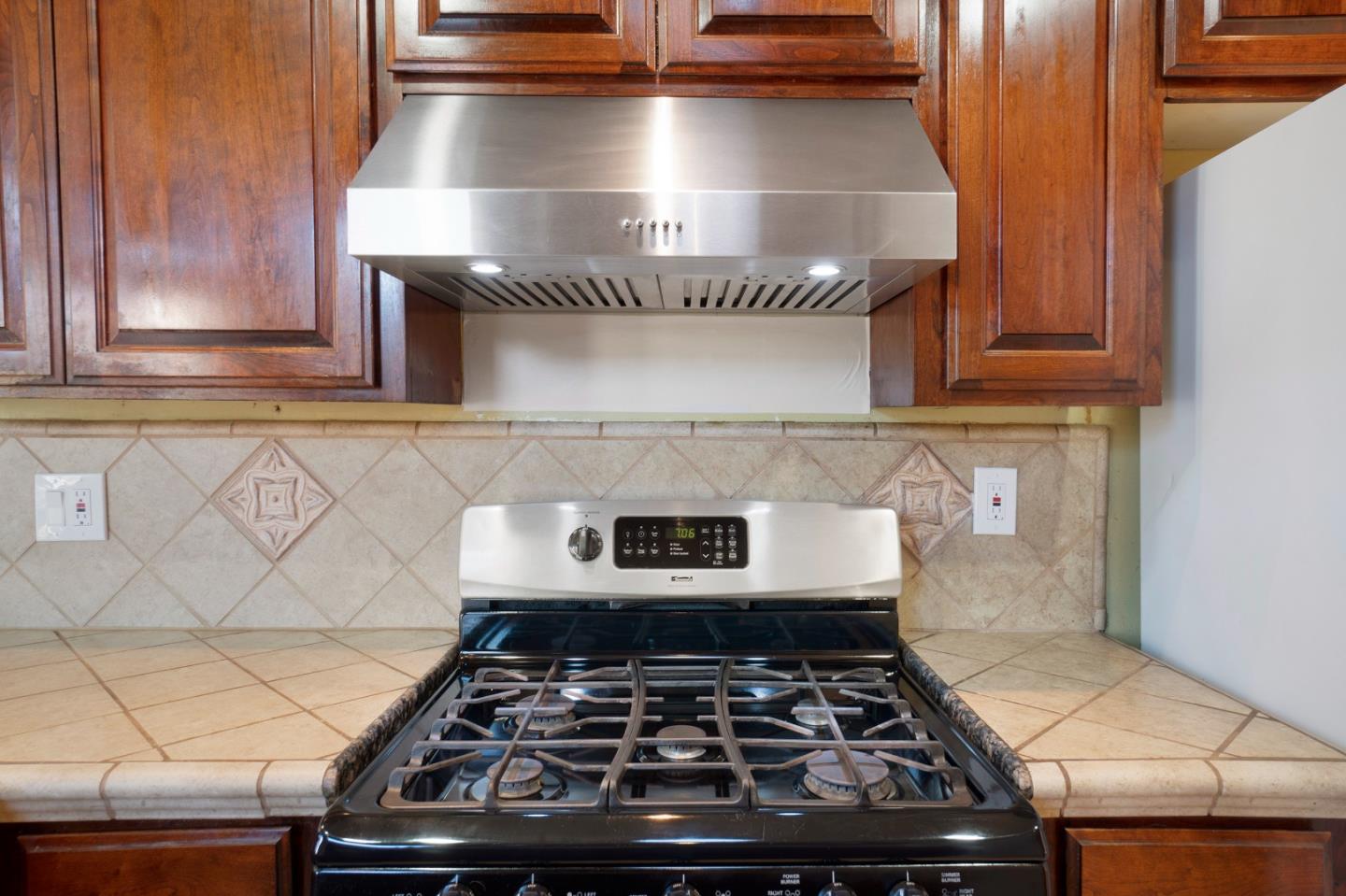 Detail Gallery Image 22 of 58 For 663 Los Padres Blvd, Santa Clara,  CA 95050 - 3 Beds | 2 Baths