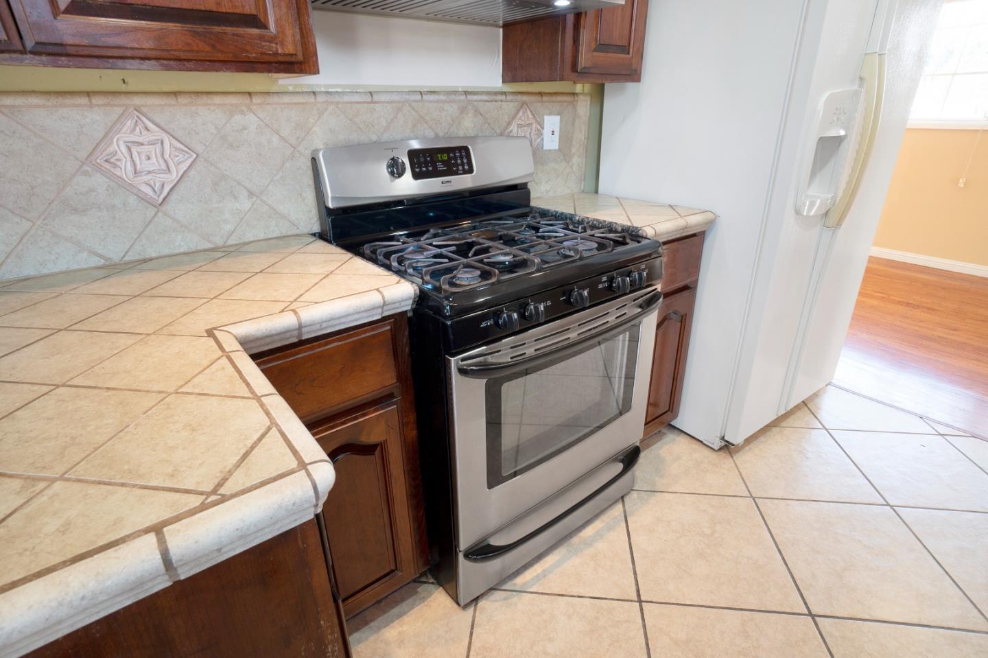 Detail Gallery Image 28 of 58 For 663 Los Padres Blvd, Santa Clara,  CA 95050 - 3 Beds | 2 Baths