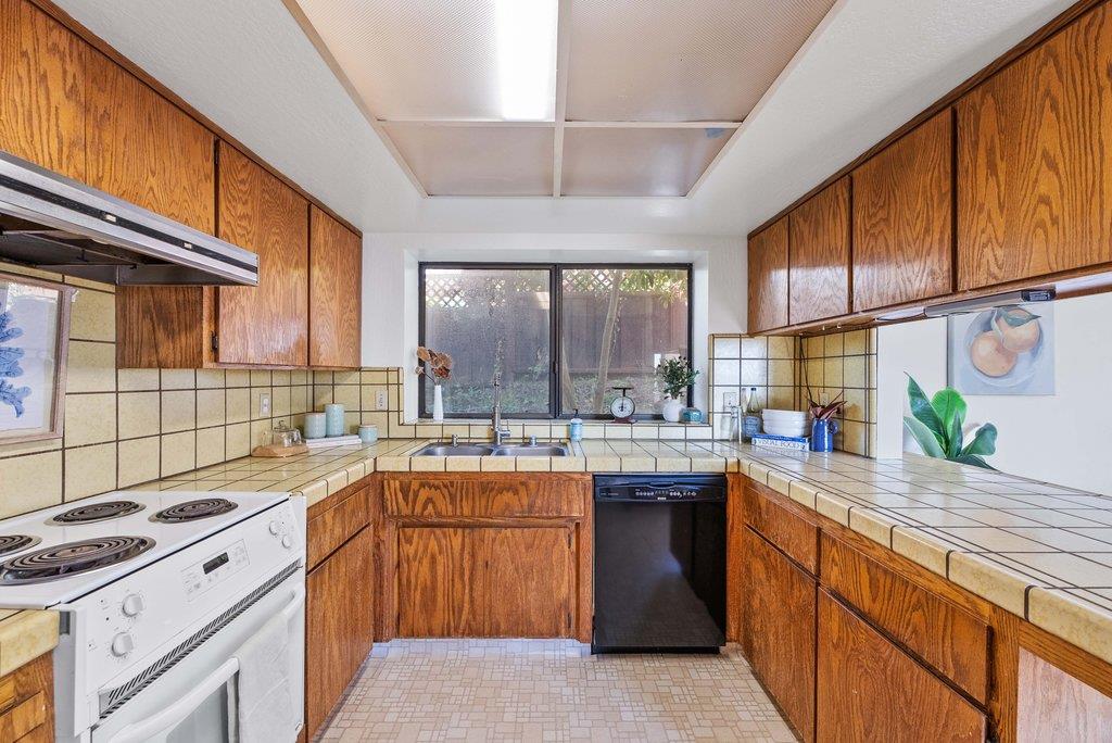 Detail Gallery Image 9 of 41 For 537 Santa Marguarita Dr, Aptos,  CA 95003 - 2 Beds | 1/1 Baths