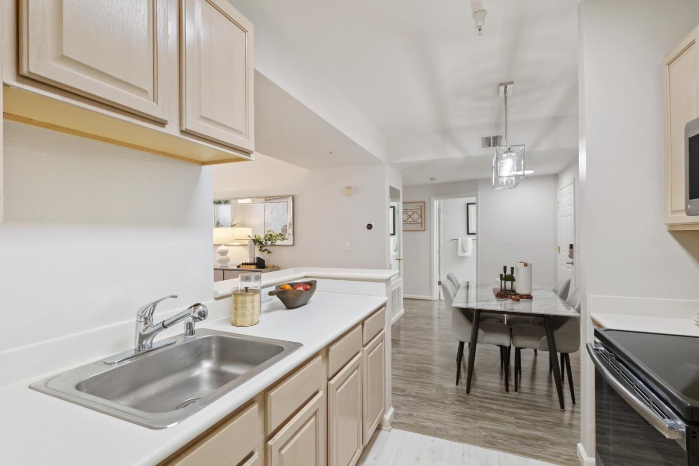 Detail Gallery Image 11 of 27 For 2255 Showers Dr #141,  Mountain View,  CA 94040 - 2 Beds | 2 Baths