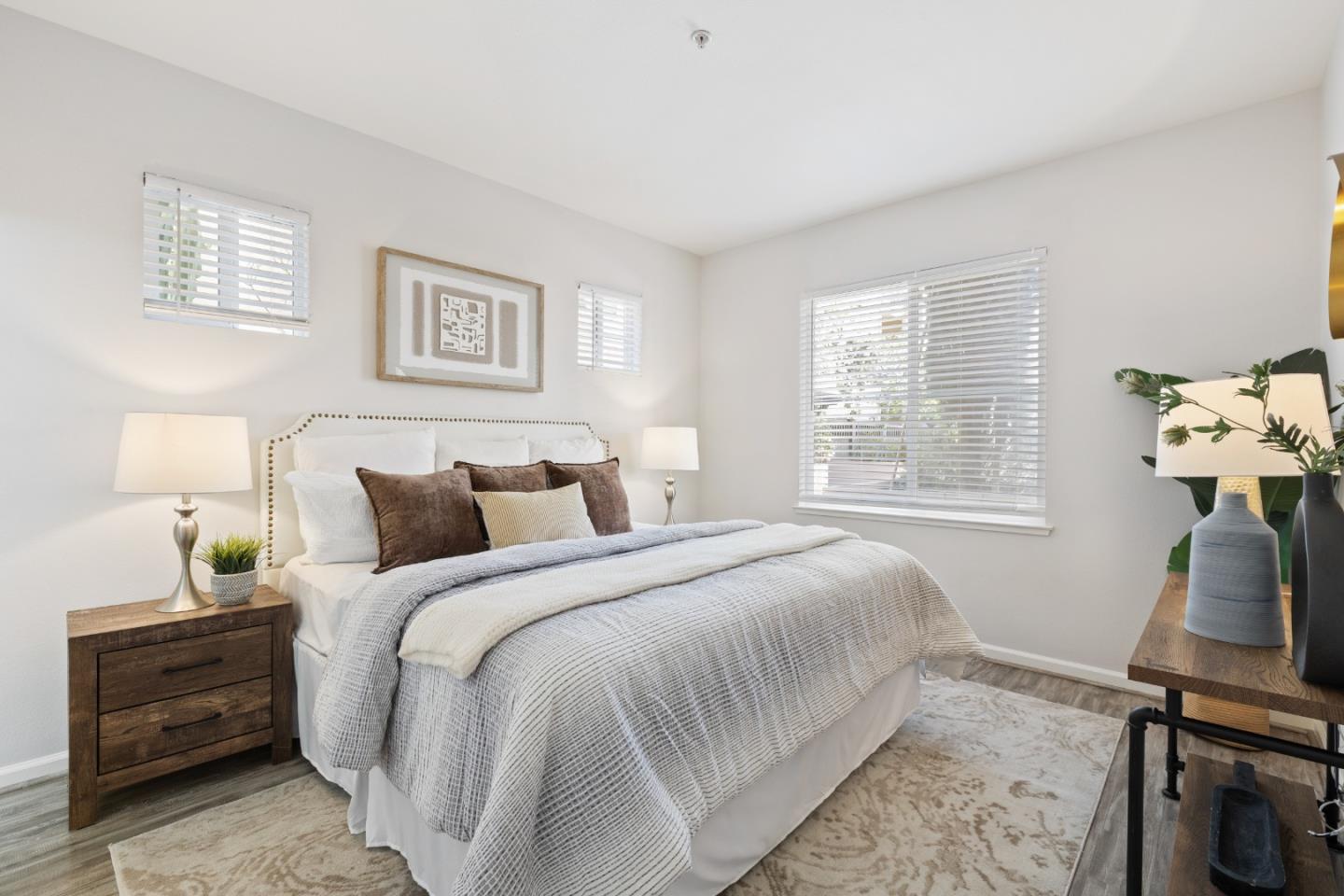 Detail Gallery Image 13 of 27 For 2255 Showers Dr #141,  Mountain View,  CA 94040 - 2 Beds | 2 Baths