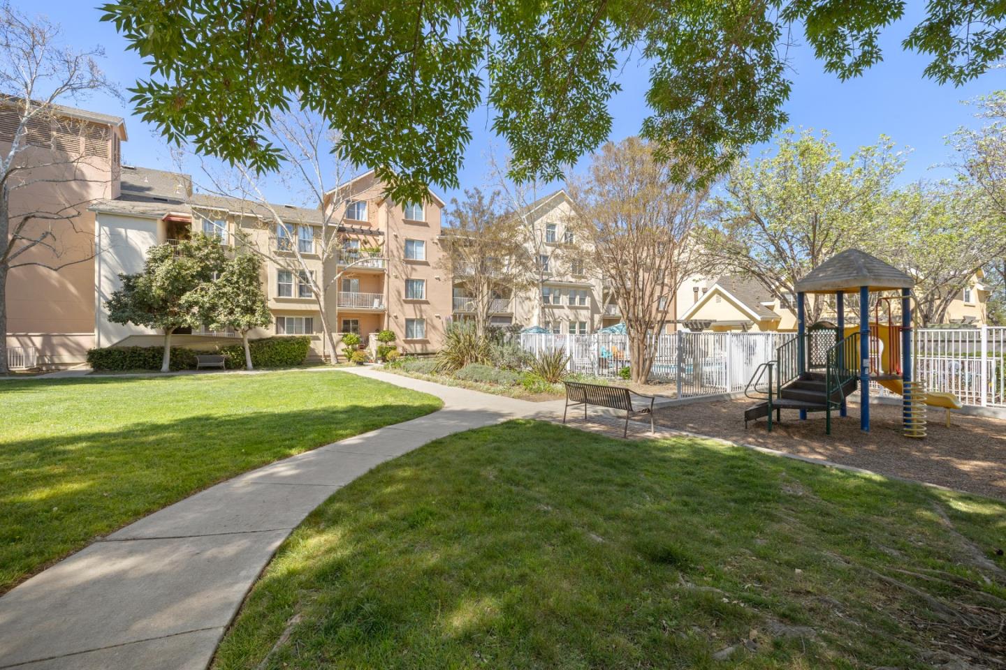 Detail Gallery Image 27 of 27 For 2255 Showers Dr #141,  Mountain View,  CA 94040 - 2 Beds | 2 Baths