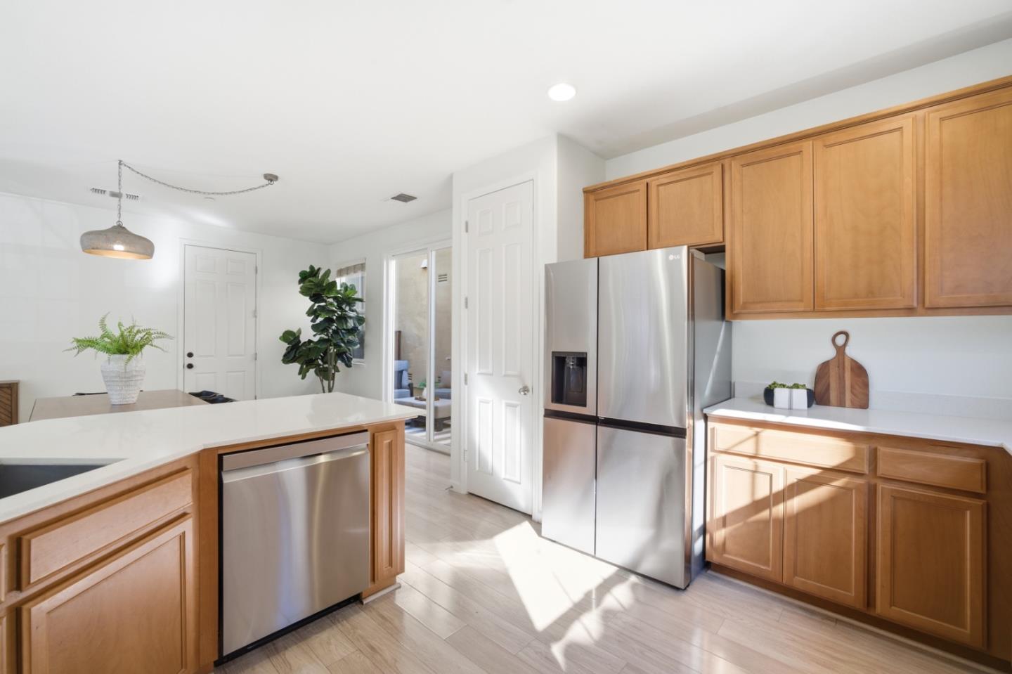 Detail Gallery Image 12 of 37 For 115 Lusitano Way, Gilroy,  CA 95020 - 4 Beds | 2/1 Baths