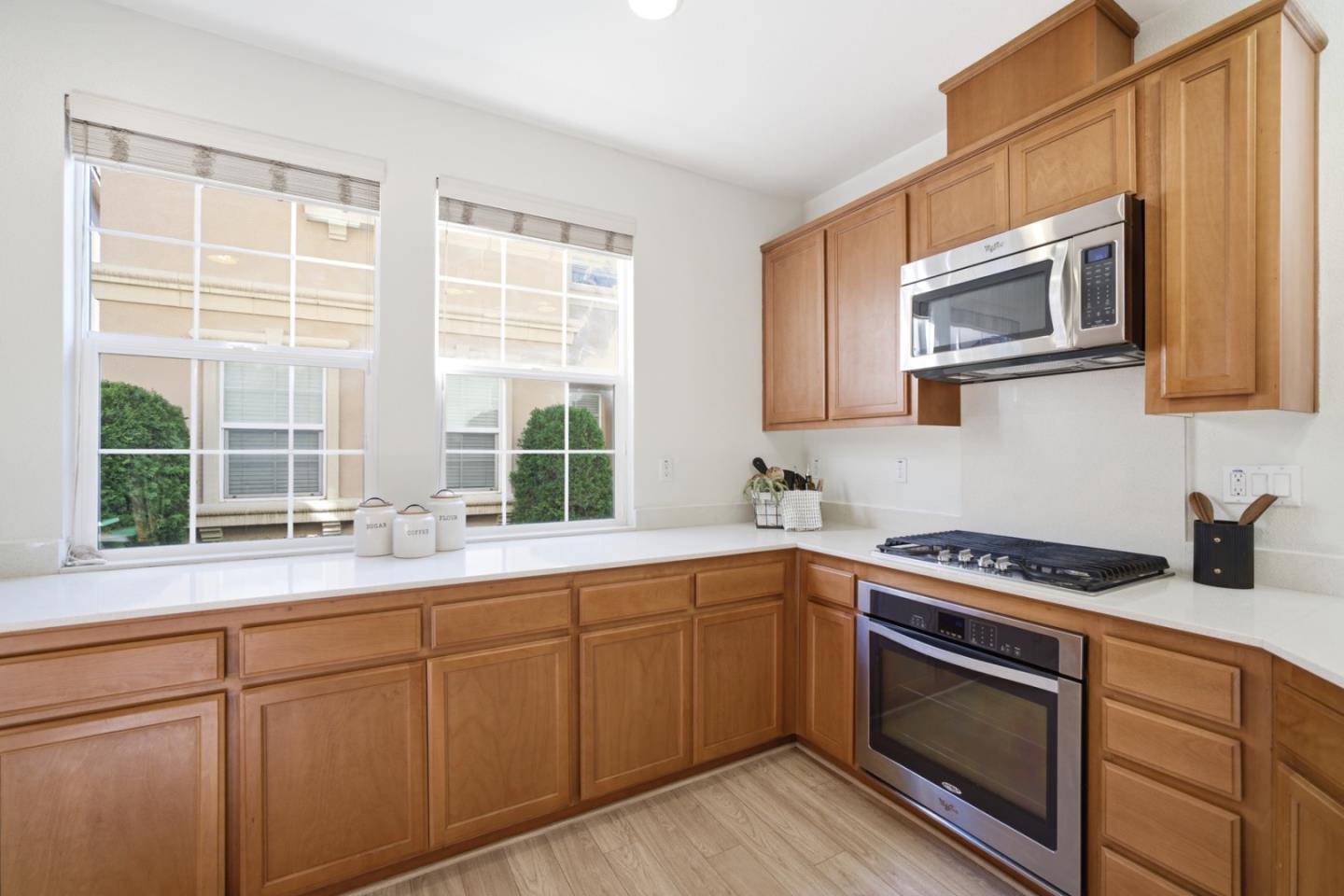 Detail Gallery Image 14 of 37 For 115 Lusitano Way, Gilroy,  CA 95020 - 4 Beds | 2/1 Baths