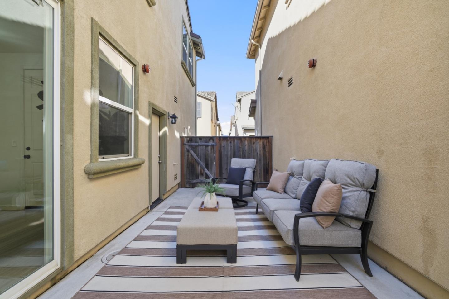 Detail Gallery Image 33 of 37 For 115 Lusitano Way, Gilroy,  CA 95020 - 4 Beds | 2/1 Baths