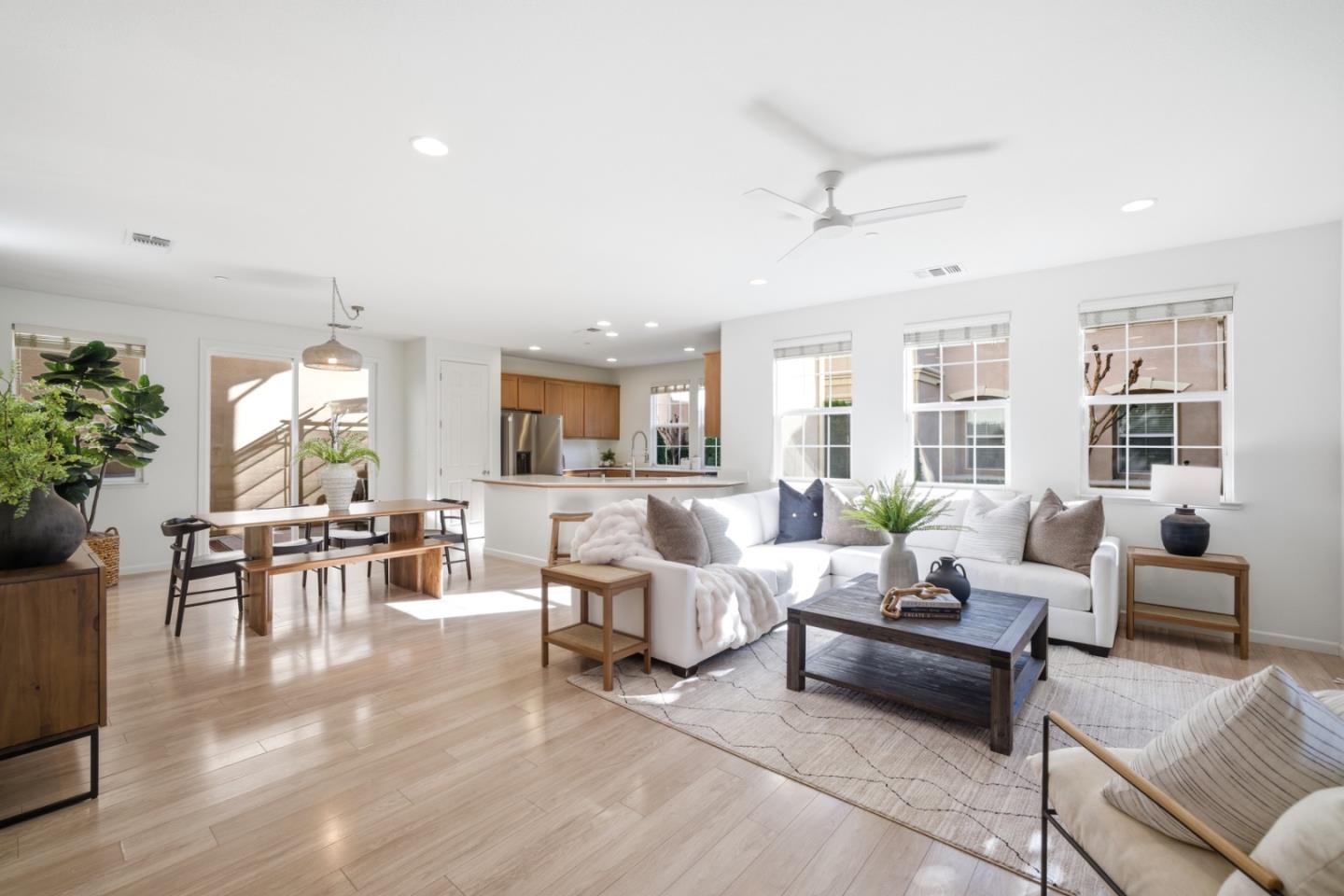 Detail Gallery Image 4 of 37 For 115 Lusitano Way, Gilroy,  CA 95020 - 4 Beds | 2/1 Baths